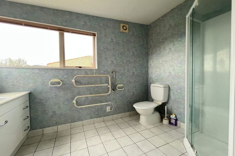 Photo of property in 2 Glengavel Grove, Papakowhai, Porirua, 5024