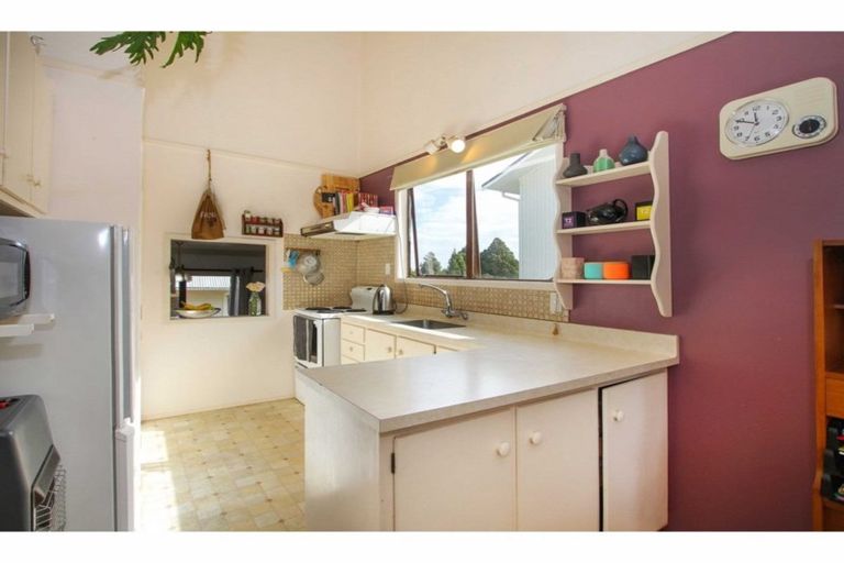 Photo of property in 2/39 Brunton Place, Glenfield, Auckland, 0629