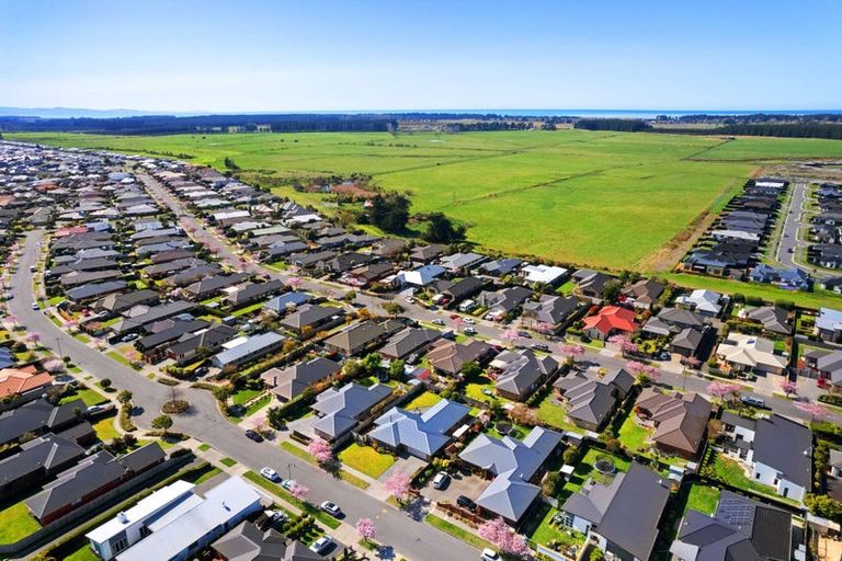 Photo of property in 48 Allison Crescent, Kaiapoi, 7630