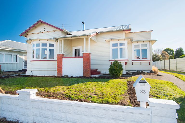 Photo of property in 33 Carnarvon Street, Gisborne, 4010
