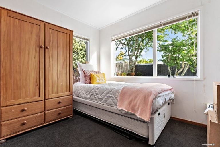 Photo of property in 16 Urlich Drive, Ranui, Auckland, 0612