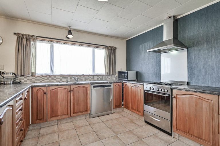 Photo of property in 1422 Woodstock Avenue, Mayfair, Hastings, 4122