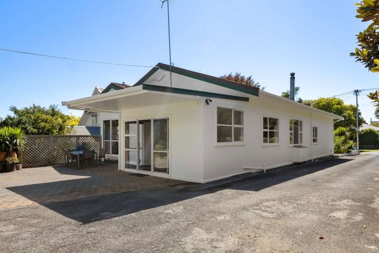 Photo of property in 14 Peace Avenue, Moturoa, New Plymouth, 4310