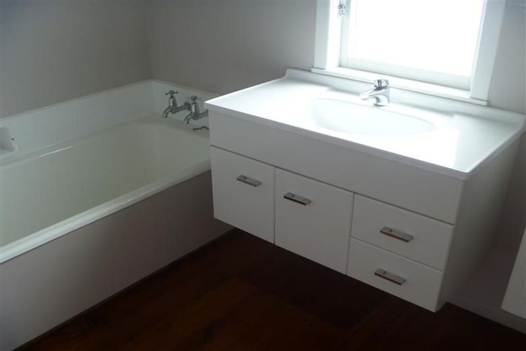 Photo of property in 70 Tukapa Street, Westown, New Plymouth, 4310