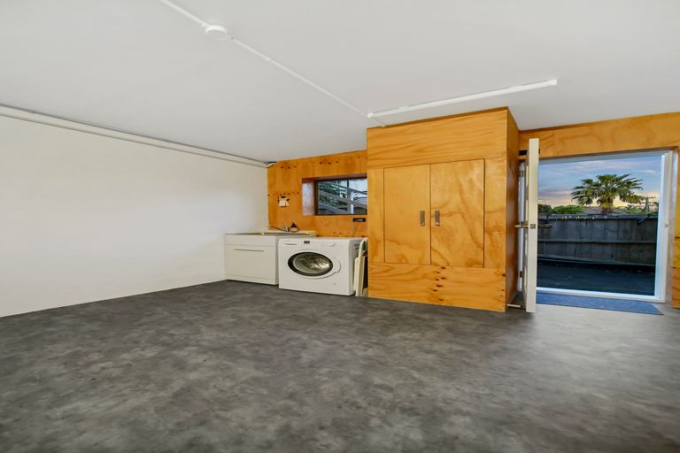Photo of property in 18b Devon Road, Bucklands Beach, Auckland, 2012