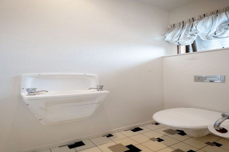 Photo of property in 1/24 Saltburn Road, Milford, Auckland, 0620