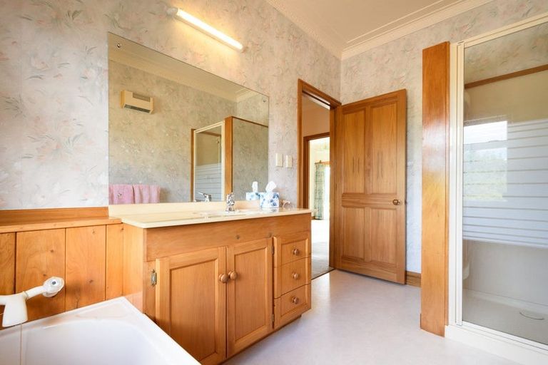 Photo of property in 30 Mahana Road, Waimauku, 0881