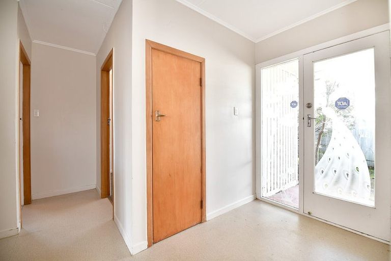 Photo of property in 11a Springs Road, Parakai, 0830