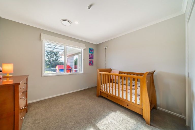 Photo of property in 29 Mt Marua Drive, Timberlea, Upper Hutt, 5018