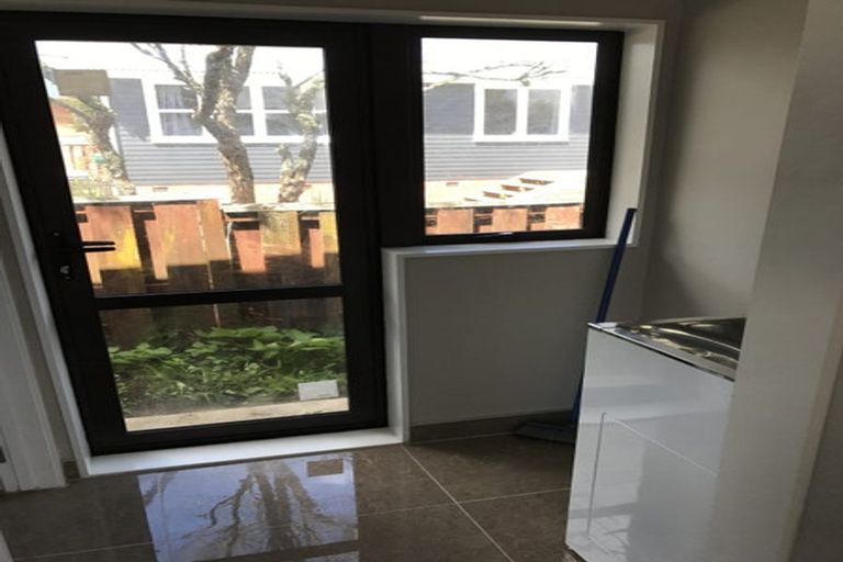 Photo of property in 12 Cobham Crescent, Kelston, Auckland, 0602