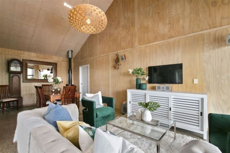 Photo of property in 243 Clevedon Kawakawa Road, Clevedon, Papakura, 2585