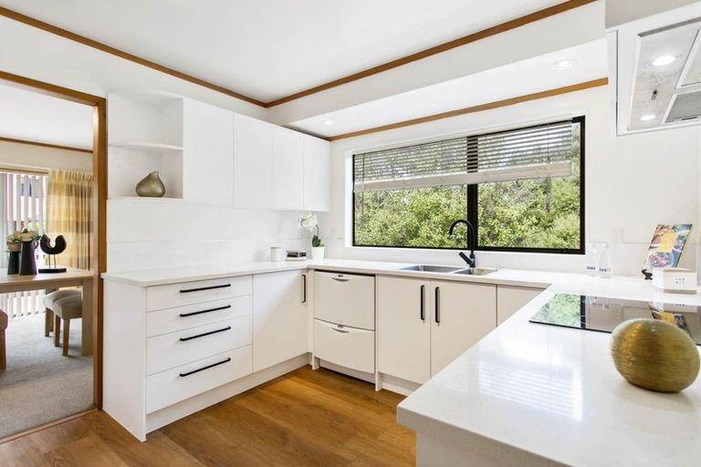 Photo of property in 2/30 Honeysuckle Lane, Mairangi Bay, Auckland, 0630