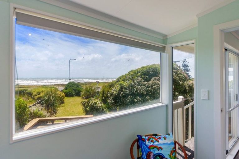 Photo of property in 1 Karaka Street, Otaki Beach, Otaki, 5512