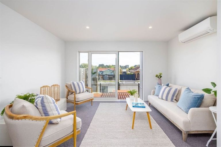 Photo of property in 140 Seaview Road, Westown, New Plymouth, 4310