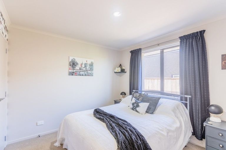 Photo of property in 11 Tauhou Place, Waikanae, 5036