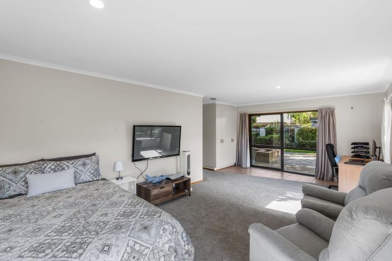 Photo of property in 18 Sunbeam Place, Halswell, Christchurch, 8025