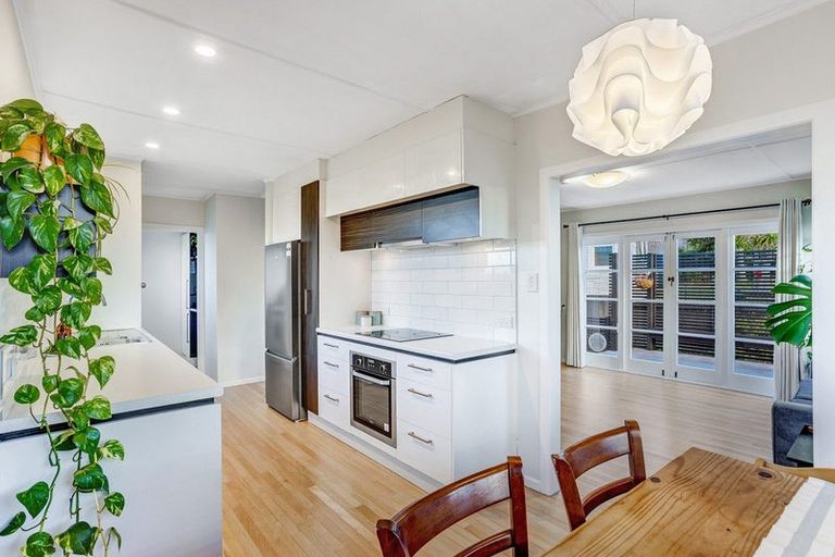 Photo of property in 1/73 Verbena Road, Birkdale, Auckland, 0626
