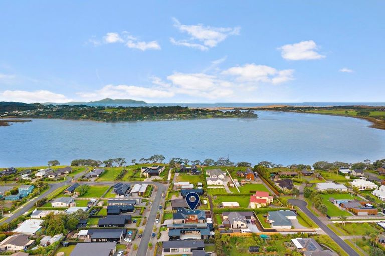 Photo of property in 21 William Gilbert Drive, Mangawhai, 0505