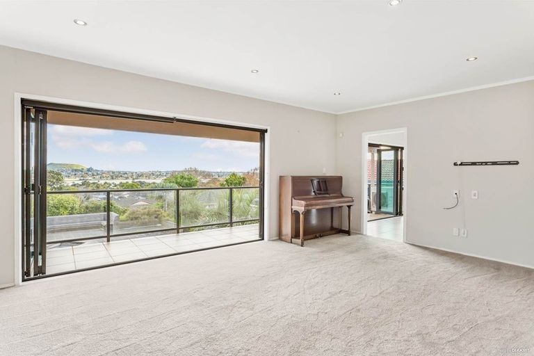 Photo of property in 12 Suzetta Place, Sunnyhills, Auckland, 2010