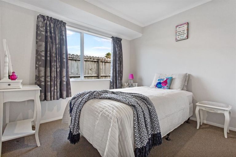 Photo of property in 3 Martin Jugum Lane, Ranui, Auckland, 0612