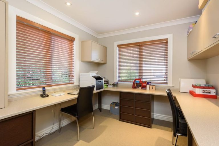 Photo of property in 5 Cheviot Road, Lowry Bay, Lower Hutt, 5013