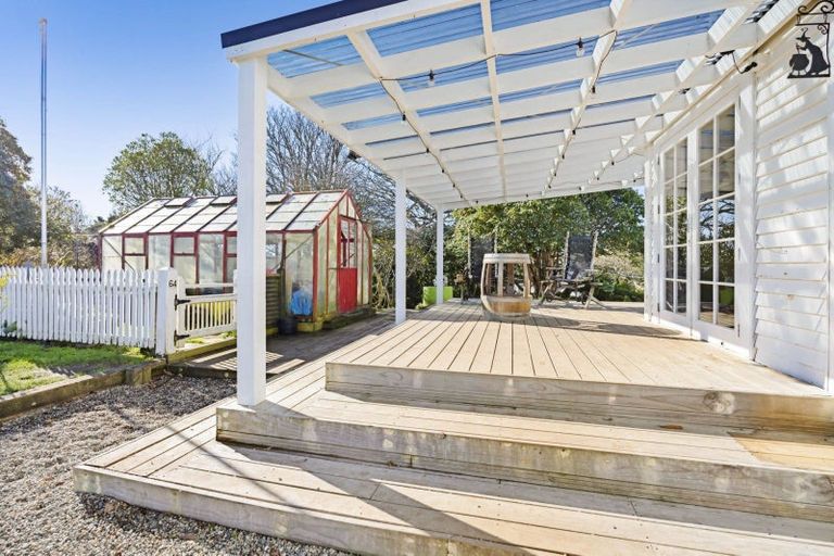 Photo of property in 64 Stanners Street, Eltham, 4322