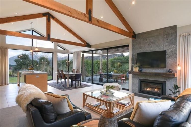 Photo of property in 4 Skye Lane, Jacks Point, Queenstown, 9371