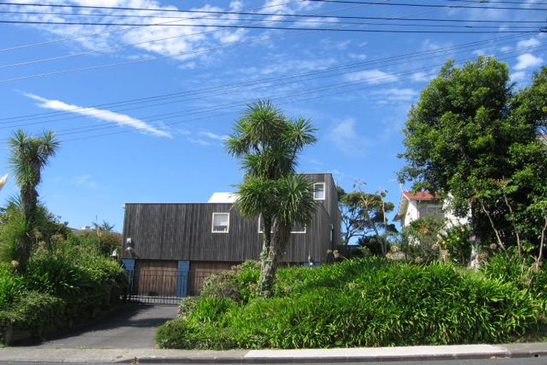 Photo of property in 917 Beach Road, Waiake, Auckland, 0630