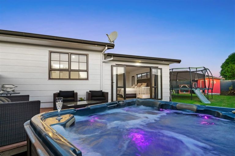 Photo of property in 8 Taurus Place, Kawaha Point, Rotorua, 3010