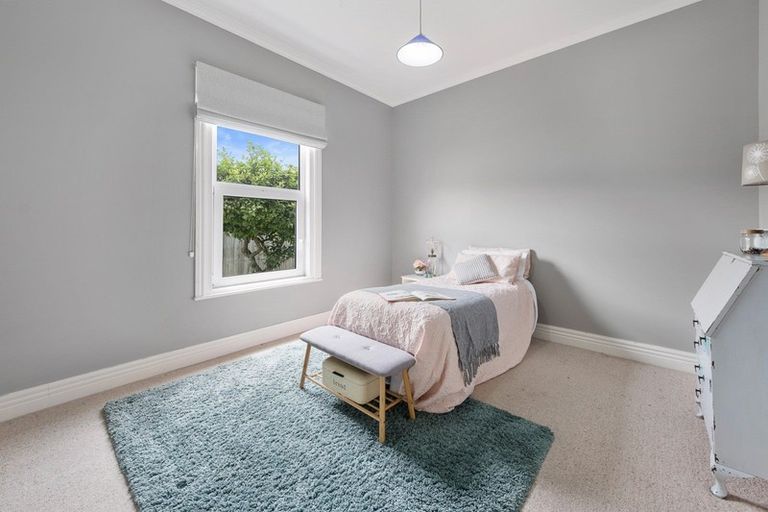 Photo of property in 24 York Street, Picton, 7220