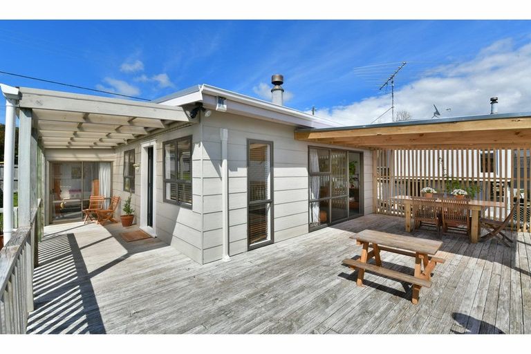 Photo of property in 30 Holiday Road, Stanmore Bay, Whangaparaoa, 0932