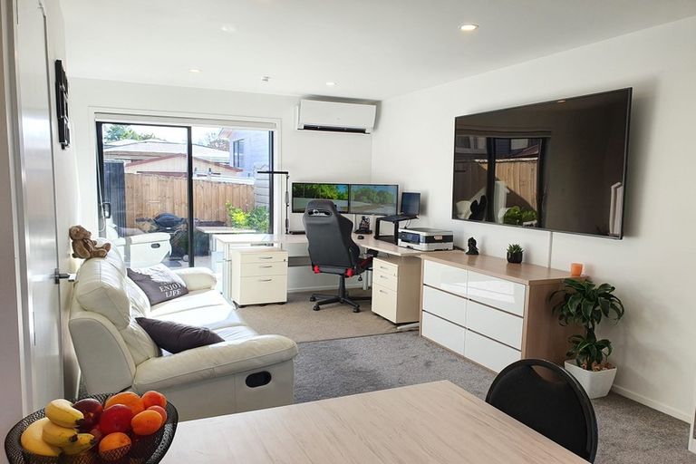 Photo of property in 4/45 Vera Road, Te Atatu South, Auckland, 0610