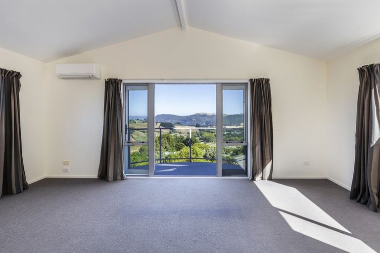 Photo of property in 1 Edge Hill, Acacia Bay, Taupo, 3385