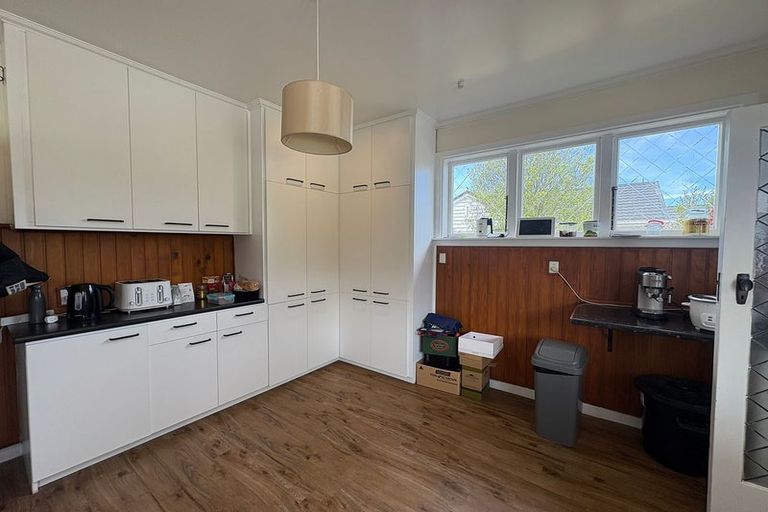 Photo of property in 39 Straven Road, Riccarton, Christchurch, 8011