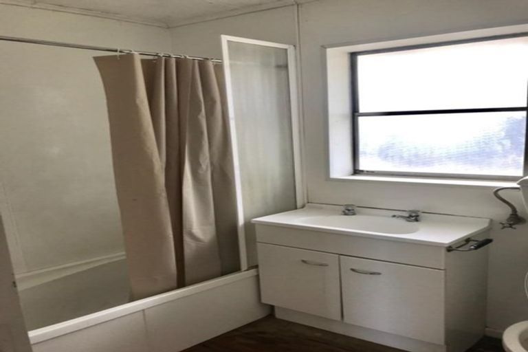 Photo of property in 5 Bernard Street, Papatoetoe, Auckland, 2025