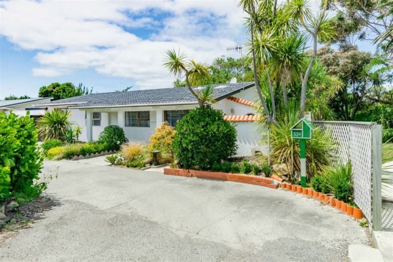 Photo of property in 32a Mahana Road, Paraparaumu Beach, Paraparaumu, 5032