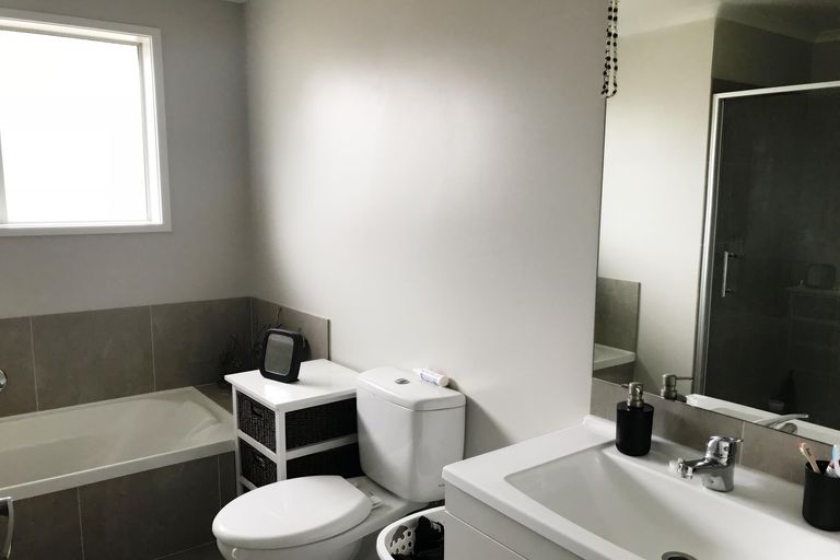 Photo of property in 19 Pyne Crescent, Pokeno, 2402