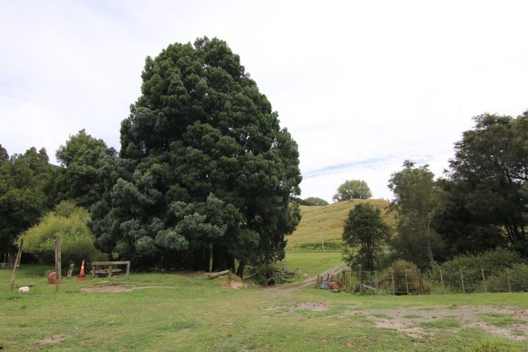Photo of property in 1084 Kanakanaia Road, Whatatutu, Te Karaka, 4091