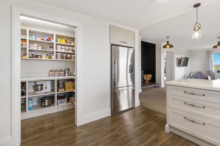 Photo of property in 308 Timaru Road, Waimate, 7978