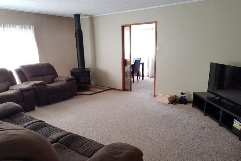 Photo of property in 3 Waari Avenue, Sunnyvale, Auckland, 0612