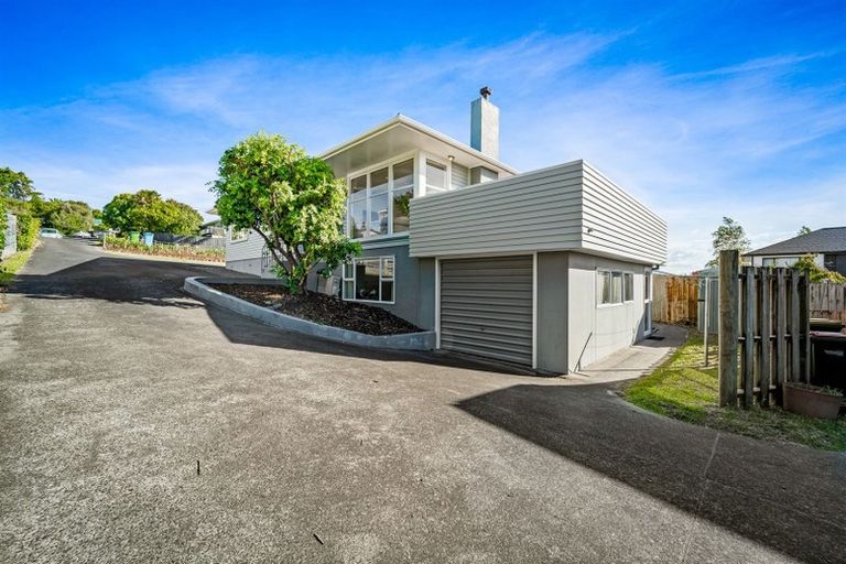 Photo of property in 1/23 Bond Crescent, Forrest Hill, Auckland, 0620