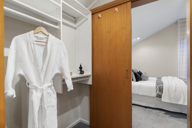 Photo of property in 7b Elgin Place, Red Beach, 0932