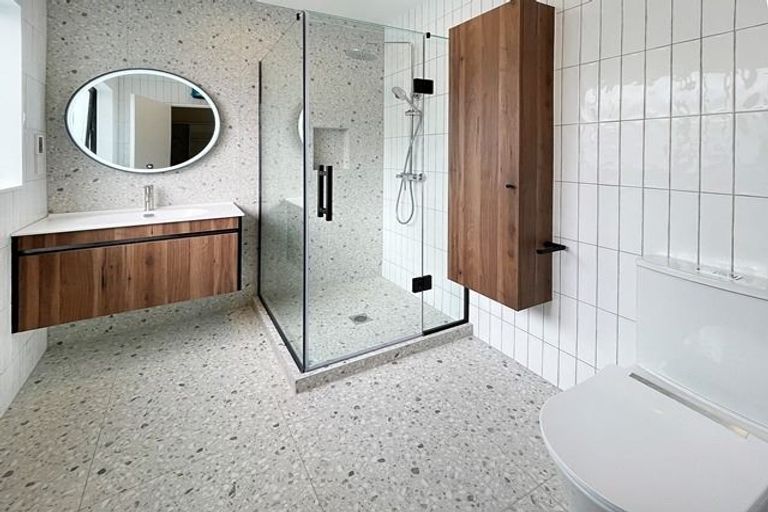 Photo of property in 7a Ballial Place, West Harbour, Auckland, 0618