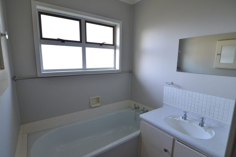 Photo of property in 1/48 Taharoto Road, Takapuna, Auckland, 0622