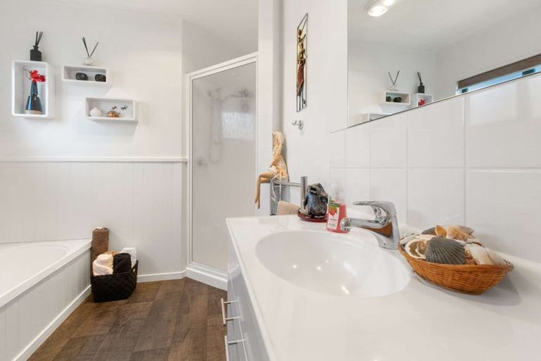 Photo of property in 16b Bullmore Place, Pukehangi, Rotorua, 3015