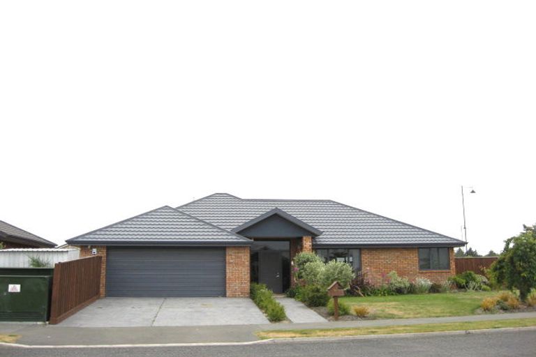 Photo of property in 41 Amoka Crescent, Parklands, Christchurch, 8083