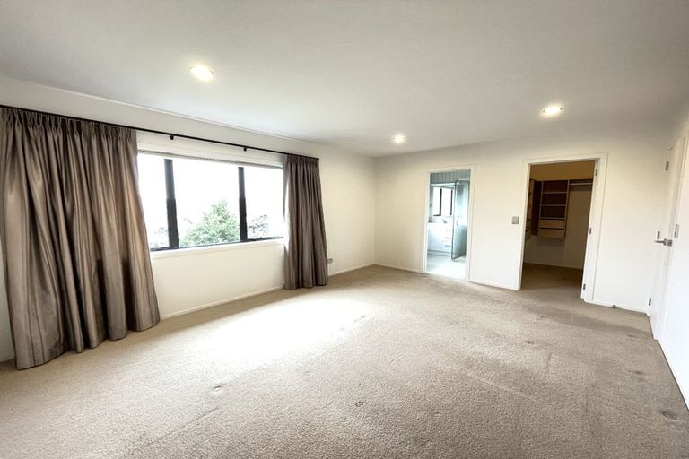 Photo of property in 114 Kittiwake Drive, Schnapper Rock, Auckland, 0632