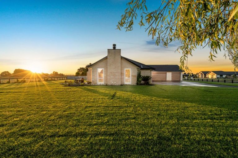 Photo of property in 44 Seachange Drive, Leamington, Cambridge, 3432