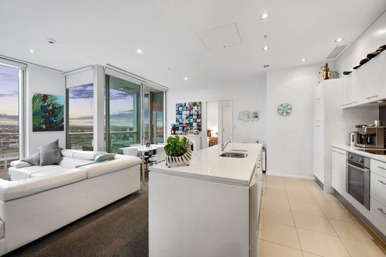 Photo of property in Sentinel Apartments, 805/3 Northcroft Street, Takapuna, Auckland, 0622
