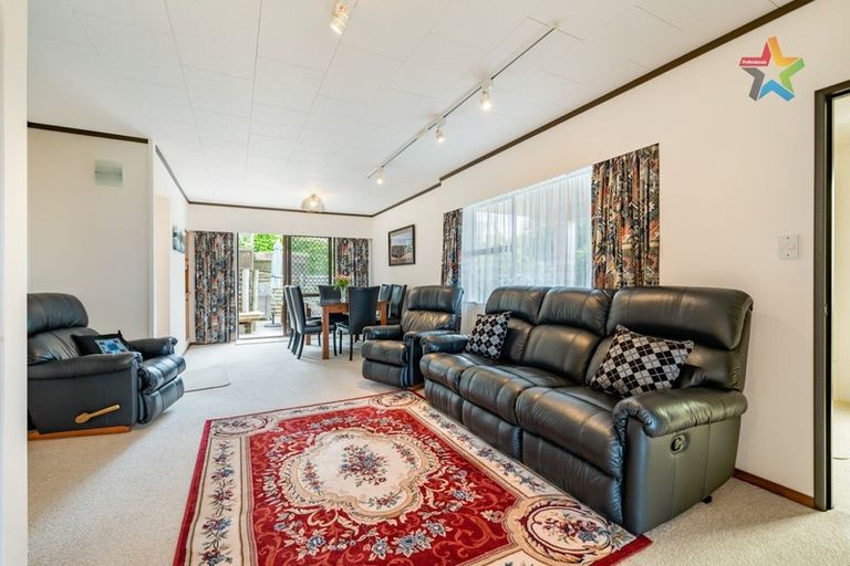 Photo of property in 57 Pokohiwi Road, Normandale, Lower Hutt, 5010